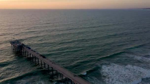 Imágenes Aéreas Scripps Pier Jolla Blacks Beach Tomadas Atardecer Drone — Vídeo de stock