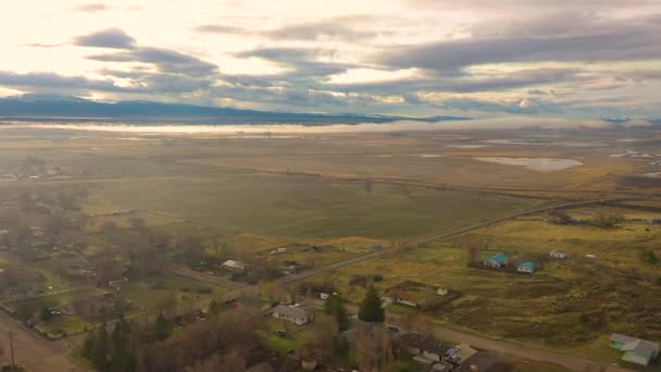 Filmato Aereo Del Drone Alturas Una Piccola Città Nel Nord — Video Stock