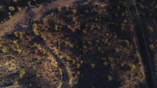Aerial 砂漠山岳地帯の俯瞰 — ストック動画
