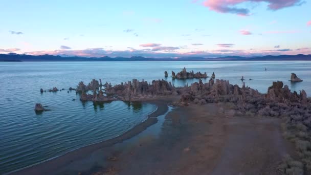 Mooie Serene Luchtbeelden Zonder Mensen Van Mono Lake Californië Tijdens — Stockvideo