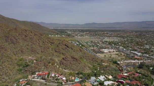 Panorama Aéreo Palm Springs Califórnia Revelando Montanhas Paisagens Urbanas Tomados — Vídeo de Stock