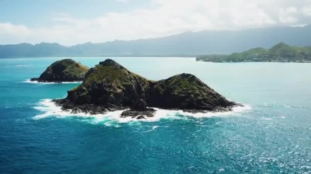 Gładkie Zdjęcie Lotnicze Pięknych Wysp Mokulua Położonych Wybrzeży Lanikai Wyspie — Wideo stockowe