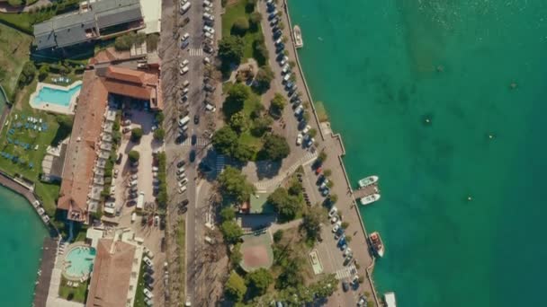 Drone Schot Boven Sirmione Stad Garda Meer Italië — Stockvideo