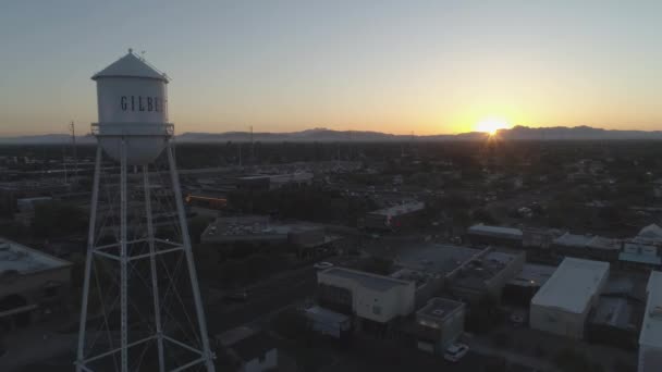 Aerial Gilbert Wasserturm Sonnenaufgang — Stockvideo