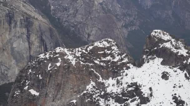 Mirando Hacia Valle Yosemite Nieve Desde Mirador Dewey Point Cámara — Vídeo de stock