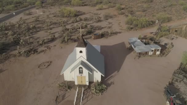 Aerial Old White Chapel Desert — Vídeo de Stock