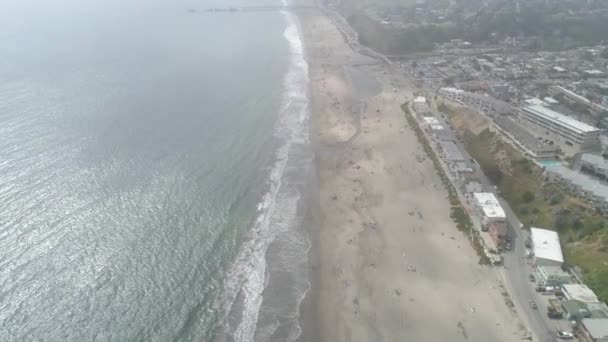 Aerial Overhead Från Foggy Beach — Stockvideo