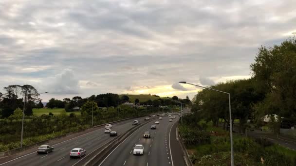 Délai Circulation Diurne Aux Heures Pointe Sur Autoroute Auckland — Video