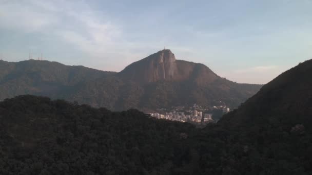 Sonnenaufgang Rückwärts Luftaufnahme Des Corcovado Berges Rio Janeiro Zeigt Eine — Stockvideo