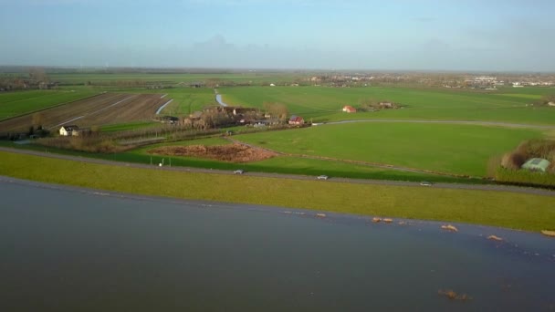 Volar Sobre Río Canal Frente Dique Holanda — Vídeo de stock