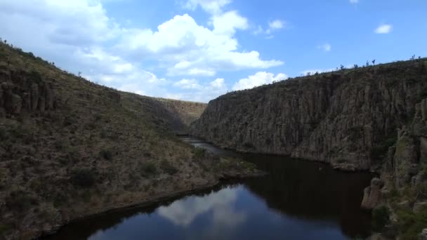 Les Prismes Basaltiques Hidalgo Sont Considérés Parmi Les Merveilles Naturelles — Video