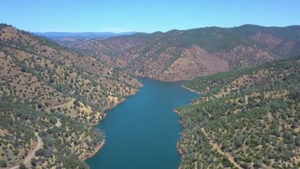 Vista Aves Del Área Recreativa Con Lago — Vídeos de Stock