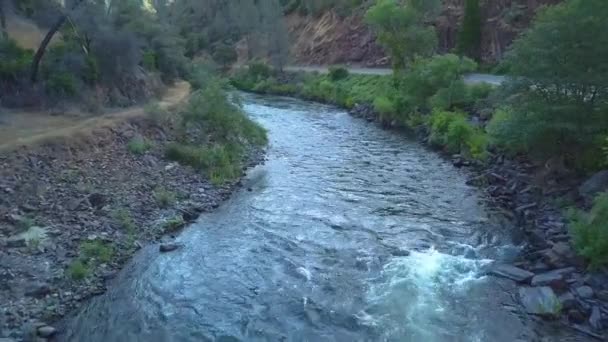 Luchtfoto Van Merced River Flowing Yosemite National Park — Stockvideo