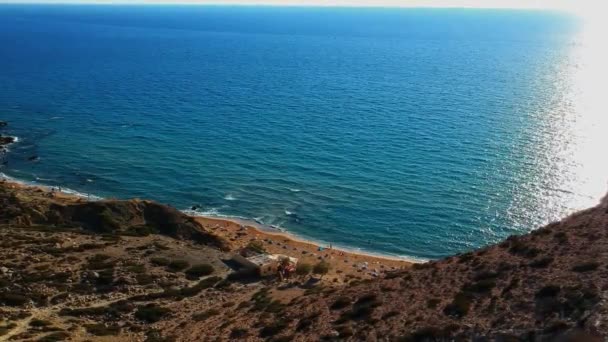 Prachtig Uitzicht Vanuit Lucht Het Rode Strand Dat Alleen Toegankelijk — Stockvideo