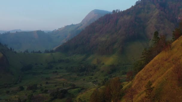 Karo Regency Kuzey Sumatra Endonezya Daki Yemyeşil Uçurum Vadilerin Hava — Stok video
