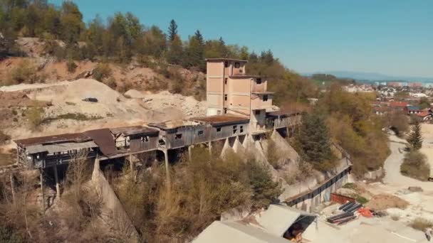 Rotted Wooden Brown Hut Quarry Site Forest Old Abandoned Quarry — Stock Video