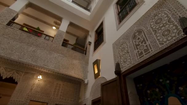 Fez Marrocos Lugares Cinemáticos Dentro Riad — Vídeo de Stock