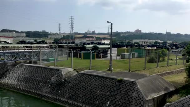 Campamento Foster Base Militar Estadounidense Okinawa Japón Pan Izquierda Sobre — Vídeos de Stock