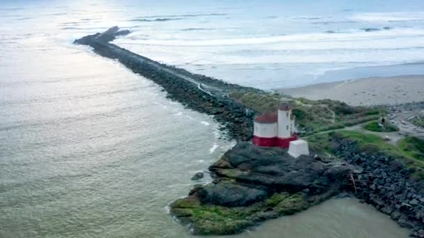 Imágenes Aéreas Del Faro Del Río Coquille Bandon Oregon Drone — Vídeos de Stock