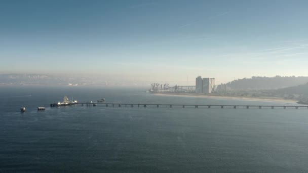 Nadlatują Drony Silosów Morskich Piękny Szeroki Krajobraz Lizbony Tle — Wideo stockowe
