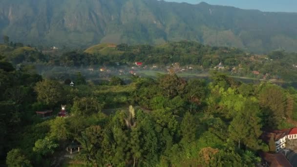 Rekaman Drone Udara Mengenai Tebing Hotel Resor Dan Desa Desa — Stok Video