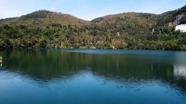 ドローンから見たモンティッチョの湖 — ストック動画