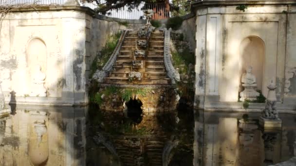 Seltsame Treppe Brunnen Einem Barocken Garten — Stockvideo