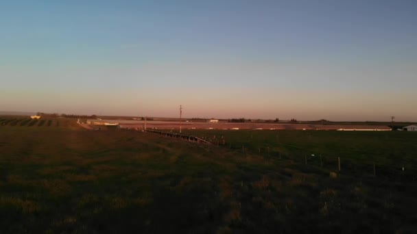 Kalifornien Drohne Sonnenuntergang Farm — Stockvideo