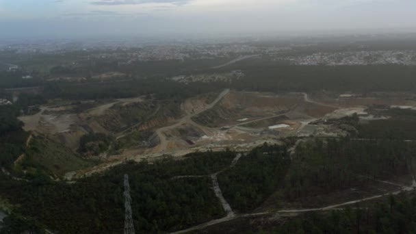 Agujero Gigante Suelo Como Vertedero Destrucción Forestal Por Drones Portugal — Vídeo de stock