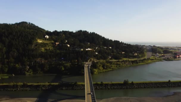 Güney Oregon Gold Beach Teki Rogue River Köprüsünün Üzerinden Geriye — Stok video