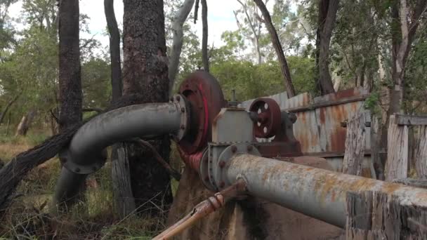 Old Rusty Waterpump Outback — Stock Video