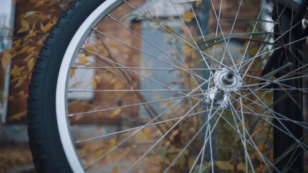 Bicicleta Casa Abandonadas Segundo Plano — Vídeo de stock