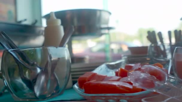 早餐自助餐厅的水果 — 图库视频影像