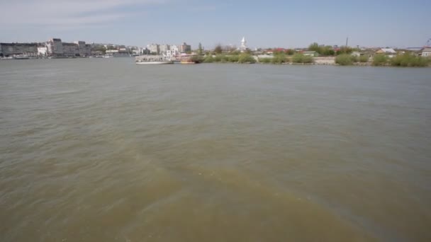 Дельта Річки Дунай Річці Плаває Круїзний Корабель Здалеку Можна Побачити — стокове відео