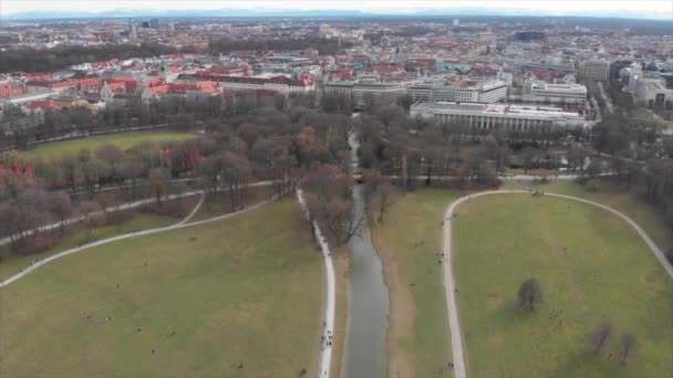 Cascadas English Garden Munich Con Dron Dji Mavic Air Relajante — Vídeos de Stock