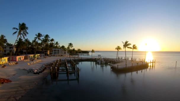 Imágenes Aéreas Sobre Marino Mar Desde Complejo Islamorada Florida Keys — Vídeo de stock