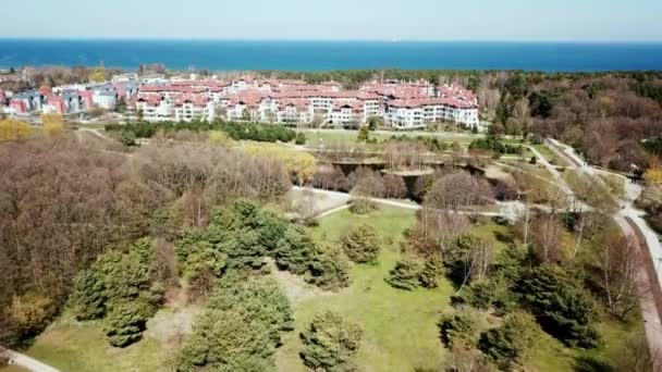 Powietrza Miasta Gdańsk Drona Luksusowe Budynki Mieszkalne Przy Plaży Ronald — Wideo stockowe