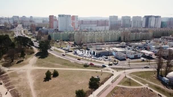 Avião Cidade Gdansk Drone Edifícios Residenciais Uma Rua Com Carros — Vídeo de Stock