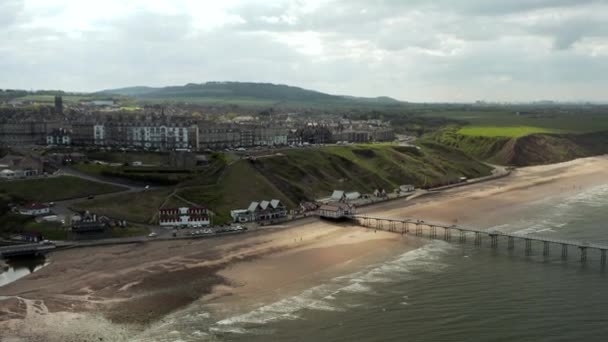 Aerial Dolly Tilt Coastal Town North Yorkshire England — стокове відео
