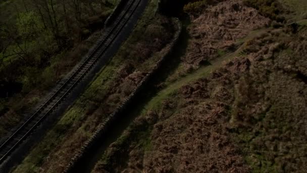 Pedestal Reveal Shot Railway Bridge Στο North York Moors National — Αρχείο Βίντεο