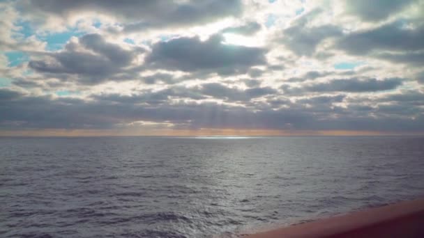 Zonnestralen Het Caribisch Gebied Vanaf Cruiseschip — Stockvideo