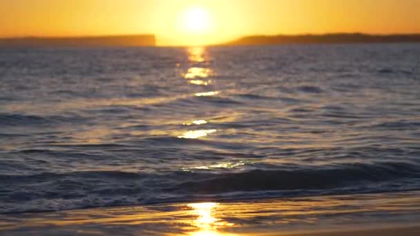 Восход Солнца Над Австралийским Пляжем Волны Замедленная Съемка — стоковое видео