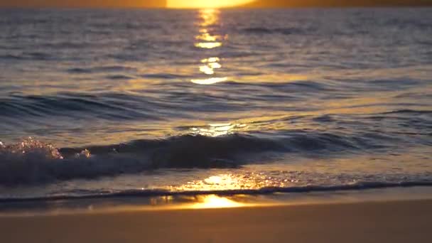 Восход Солнца Над Австралийским Пляжем Волны Замедленная Съемка — стоковое видео
