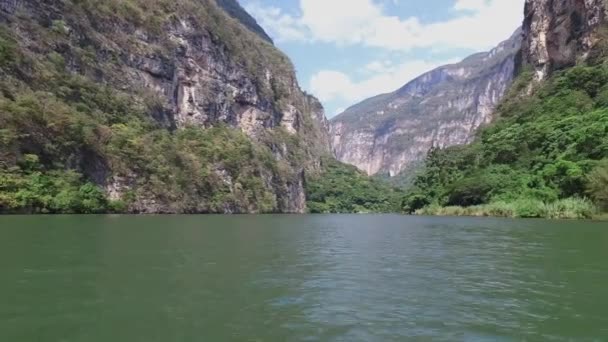 Boot Zeilen Sumidero Canyon Chiapas Mexico — Stockvideo