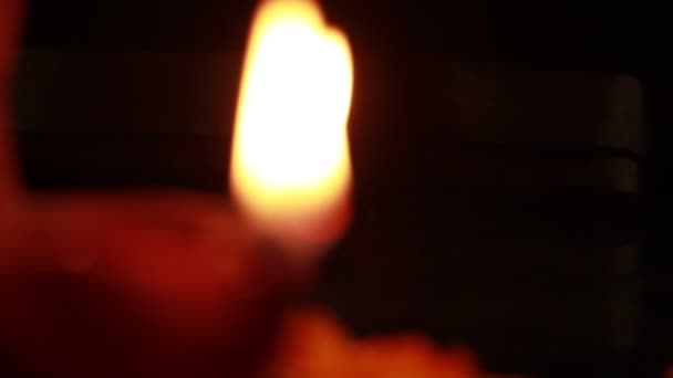 Ein Schlammlampenlicht Vor Schwarzem Hintergrund — Stockvideo