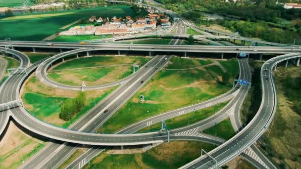 Bovenaanzicht Vanuit Lucht Het Viaduct Voor Meerlagig Overstappen Zbraslav Toont — Stockvideo