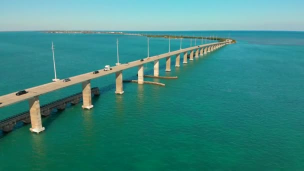 Aérea Una Carretera Sobre Agua Las Islas Clave — Vídeos de Stock