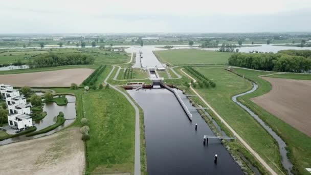 Luchtbeelden Van Het Kanaal Voorstad Nederland Neergeschoten Drone — Stockvideo