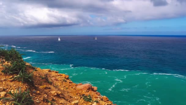 Fırtınalı Bir Günde Malta Mellieha Armier Den Renkli Deniz Videosu — Stok video