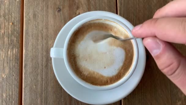 Acima Vista Café Sendo Mexido Com Uma Colher Mão Homem — Vídeo de Stock